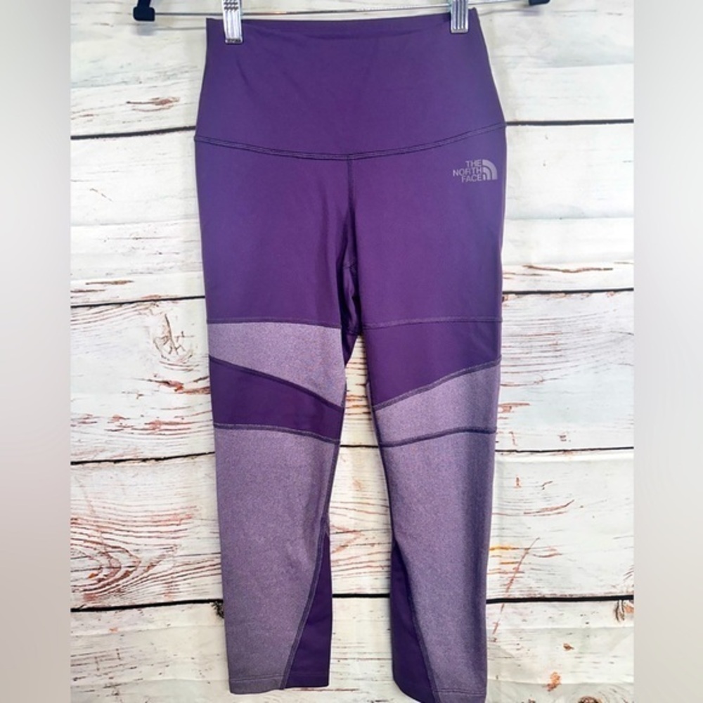 The‎ North Face Purple Small FlashDry Small Crop Pockets Regular Fit